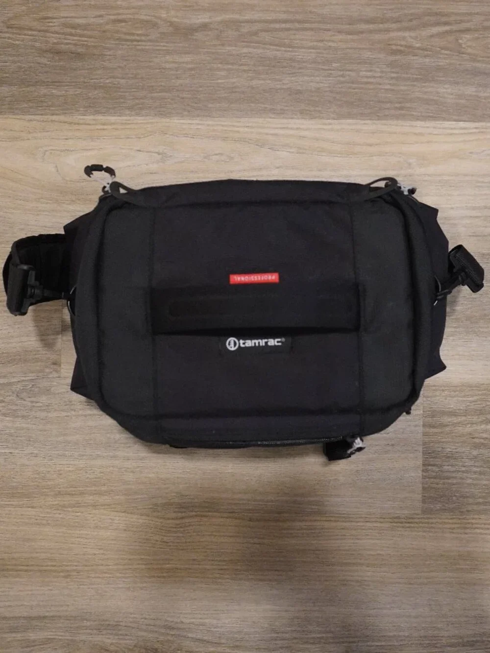 NWT Tamrac Stratus 6 shoulder camera bag (black)